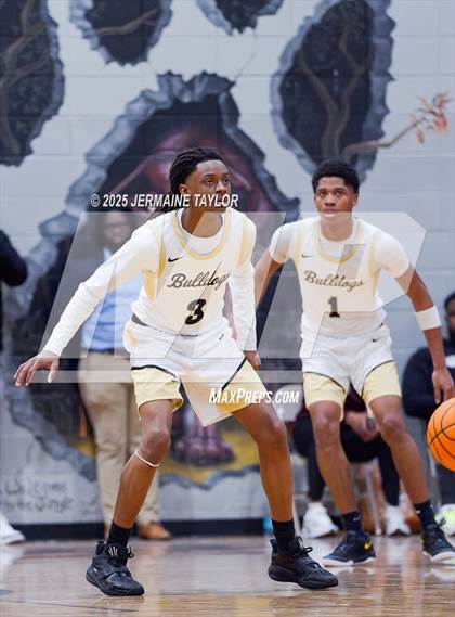 Thumbnail 1 in Butler vs. Keenan photogallery.