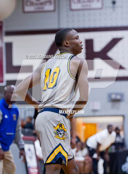 Thumbnail 2 in Butler vs. Keenan photogallery.