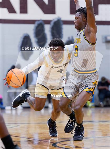 Thumbnail 3 in Butler vs. Keenan photogallery.