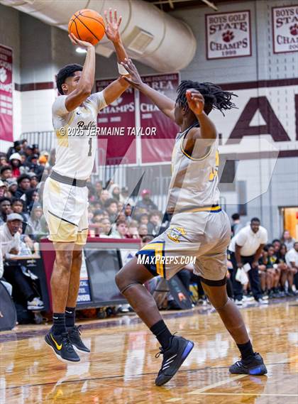 Thumbnail 1 in Butler vs. Keenan photogallery.