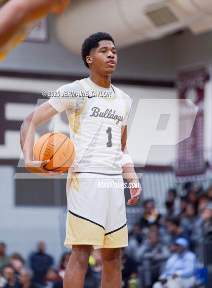 Thumbnail 2 in Butler vs. Keenan photogallery.