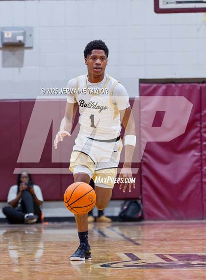 Thumbnail 3 in Butler vs. Keenan photogallery.