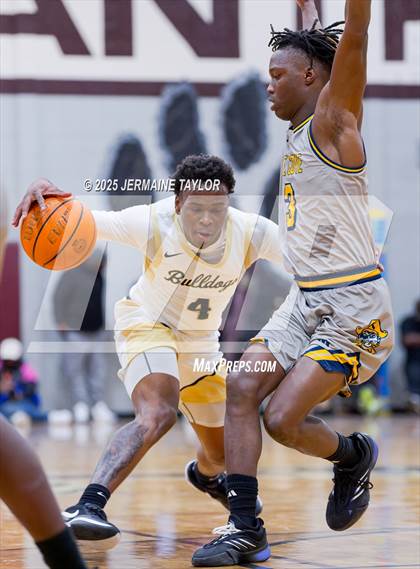 Thumbnail 1 in Butler vs. Keenan photogallery.