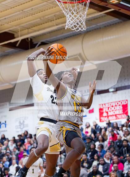 Thumbnail 2 in Butler vs. Keenan photogallery.