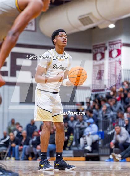 Thumbnail 3 in Butler vs. Keenan photogallery.