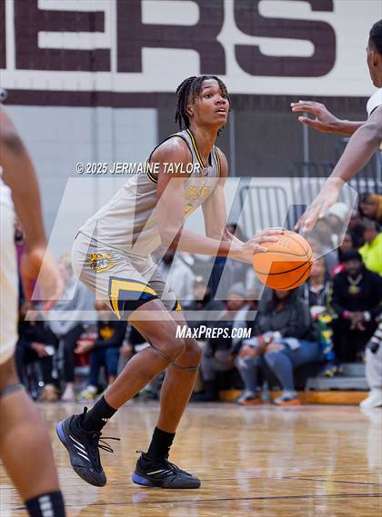 Thumbnail 1 in Butler vs. Keenan photogallery.
