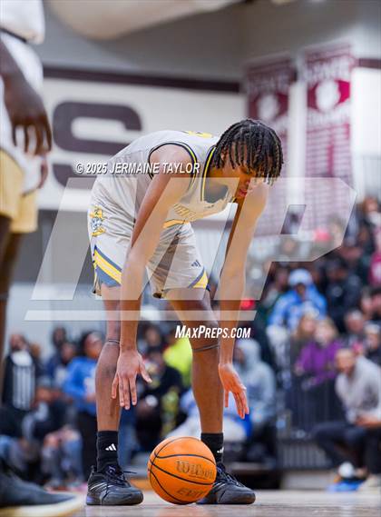 Thumbnail 3 in Butler vs. Keenan photogallery.
