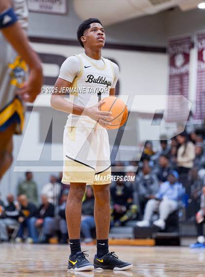 Thumbnail 3 in Butler vs. Keenan photogallery.