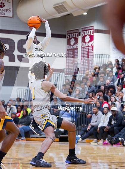 Thumbnail 2 in Butler vs. Keenan photogallery.