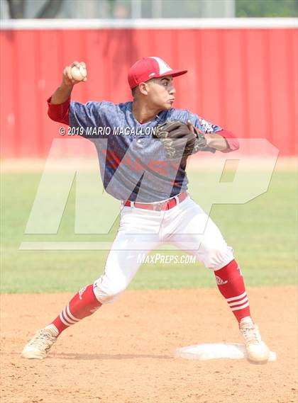 Thumbnail 2 in Palmview vs Sharyland (UIL 5A Regional Quarterfinal) photogallery.
