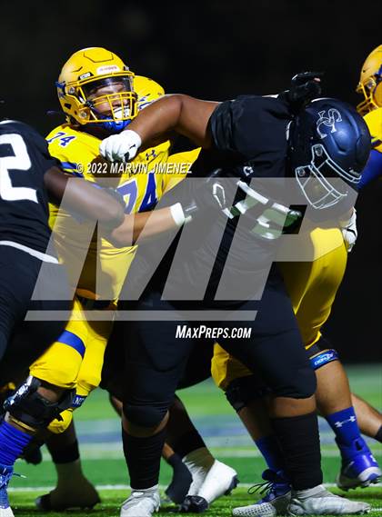Thumbnail 3 in Sierra Canyon vs Bishop Amat photogallery.