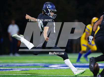 Thumbnail 3 in Sierra Canyon vs Bishop Amat photogallery.