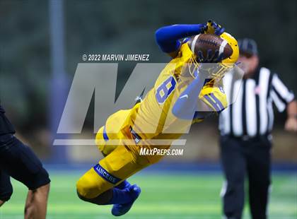 Thumbnail 2 in Sierra Canyon vs Bishop Amat photogallery.