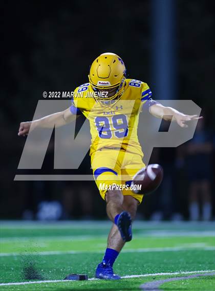 Thumbnail 1 in Sierra Canyon vs Bishop Amat photogallery.