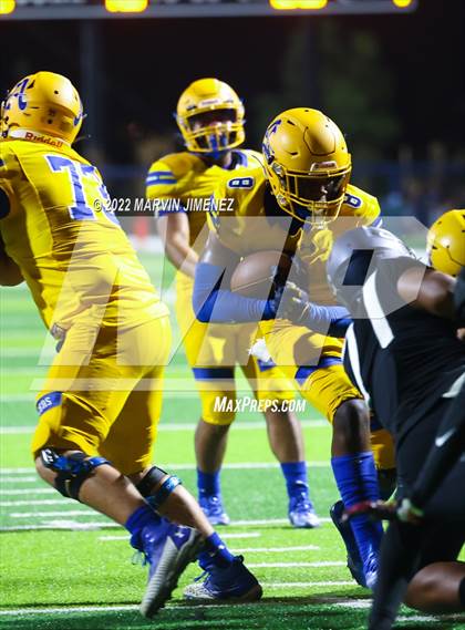 Thumbnail 2 in Sierra Canyon vs Bishop Amat photogallery.