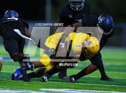 Thumbnail 2 in Sierra Canyon vs Bishop Amat photogallery.