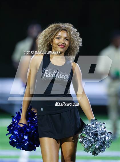 Thumbnail 2 in Sierra Canyon vs Bishop Amat photogallery.