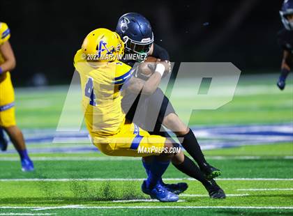 Thumbnail 3 in Sierra Canyon vs Bishop Amat photogallery.