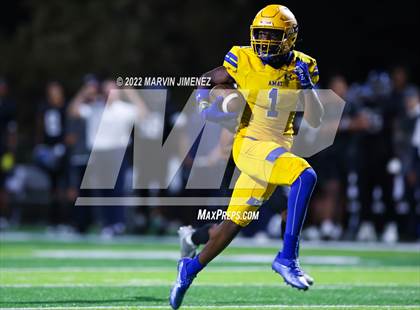 Thumbnail 3 in Sierra Canyon vs Bishop Amat photogallery.