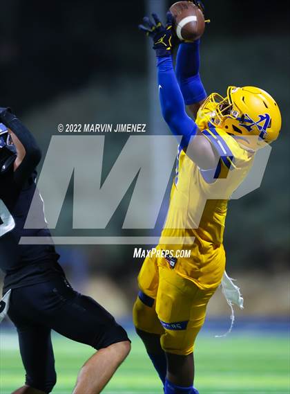 Thumbnail 1 in Sierra Canyon vs Bishop Amat photogallery.
