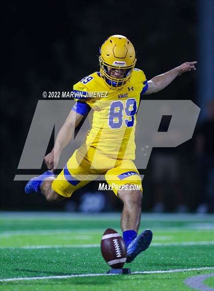 Thumbnail 3 in Sierra Canyon vs Bishop Amat photogallery.