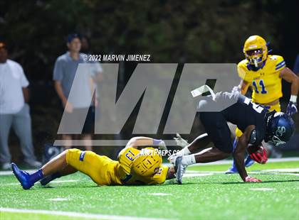 Thumbnail 2 in Sierra Canyon vs Bishop Amat photogallery.