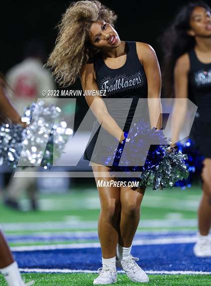 Thumbnail 3 in Sierra Canyon vs Bishop Amat photogallery.