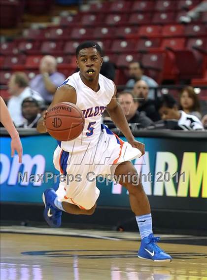 Thumbnail 1 in St. Bernard vs. St. Joseph Notre Dame (CIF State D5 Final) photogallery.