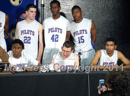 Thumbnail 3 in St. Bernard vs. St. Joseph Notre Dame (CIF State D5 Final) photogallery.