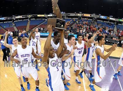 Thumbnail 3 in St. Bernard vs. St. Joseph Notre Dame (CIF State D5 Final) photogallery.