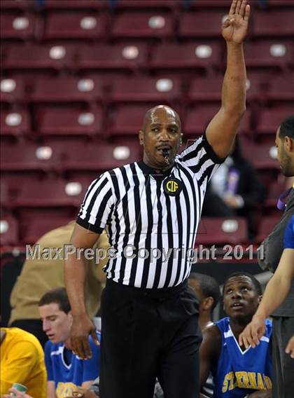 Thumbnail 3 in St. Bernard vs. St. Joseph Notre Dame (CIF State D5 Final) photogallery.