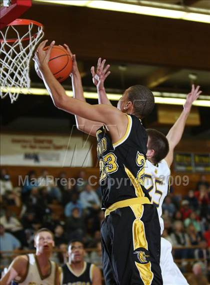 Thumbnail 3 in Bellevue vs. Bishop O'Dowd (MaxPreps Holiday Classic) photogallery.