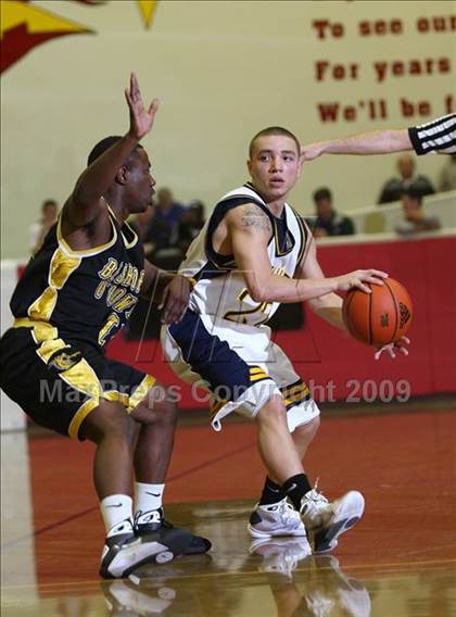 Thumbnail 1 in Bellevue vs. Bishop O'Dowd (MaxPreps Holiday Classic) photogallery.