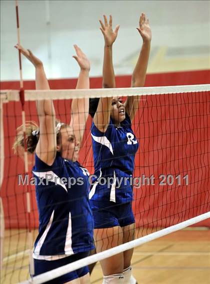 Thumbnail 1 in Alta Loma vs Mayfield (Molten Classic) photogallery.