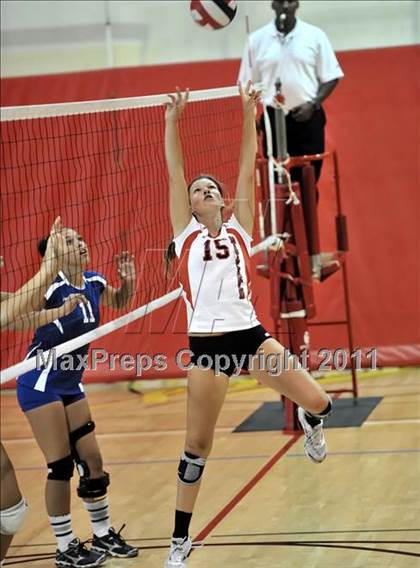 Thumbnail 2 in Alta Loma vs Mayfield (Molten Classic) photogallery.