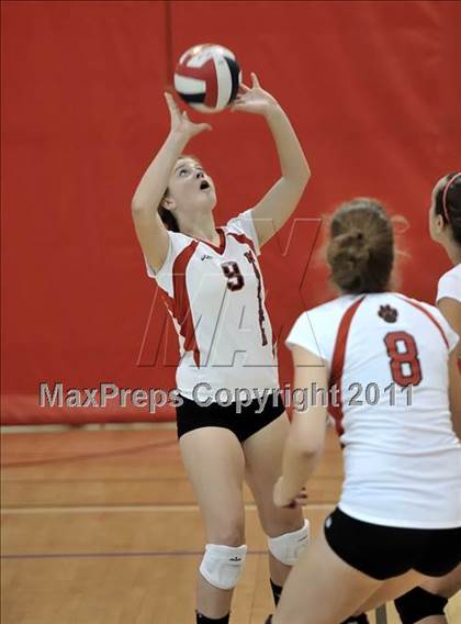 Thumbnail 3 in Alta Loma vs Mayfield (Molten Classic) photogallery.