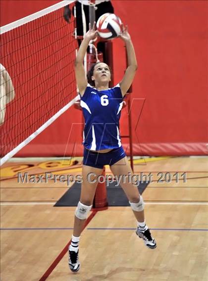 Thumbnail 1 in Alta Loma vs Mayfield (Molten Classic) photogallery.