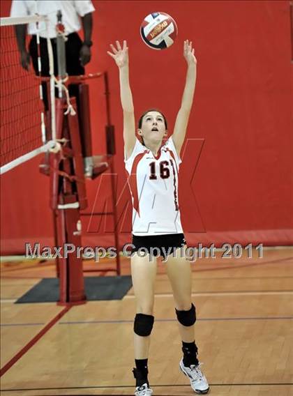 Thumbnail 1 in Alta Loma vs Mayfield (Molten Classic) photogallery.