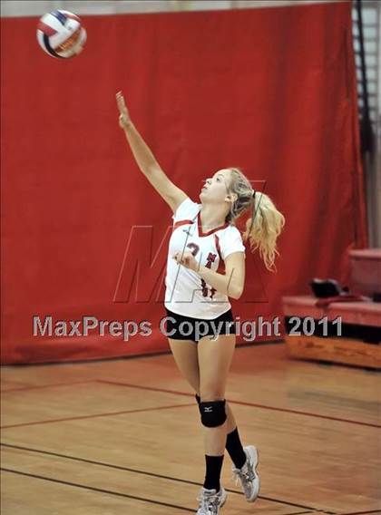 Thumbnail 1 in Alta Loma vs Mayfield (Molten Classic) photogallery.