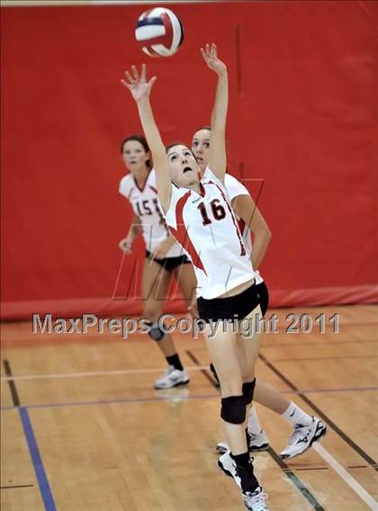 Thumbnail 1 in Alta Loma vs Mayfield (Molten Classic) photogallery.