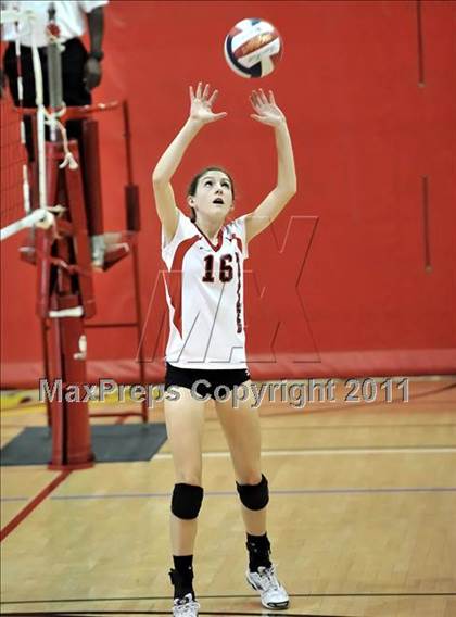 Thumbnail 3 in Alta Loma vs Mayfield (Molten Classic) photogallery.