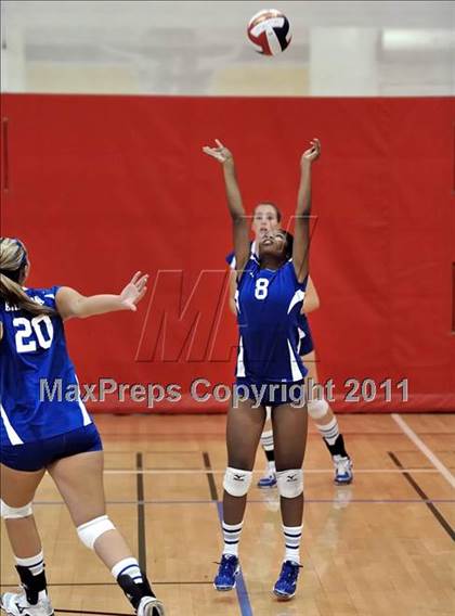 Thumbnail 2 in Alta Loma vs Mayfield (Molten Classic) photogallery.