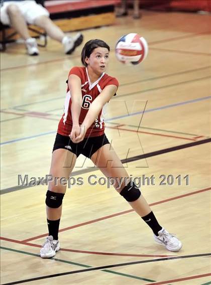 Thumbnail 3 in Alta Loma vs Mayfield (Molten Classic) photogallery.