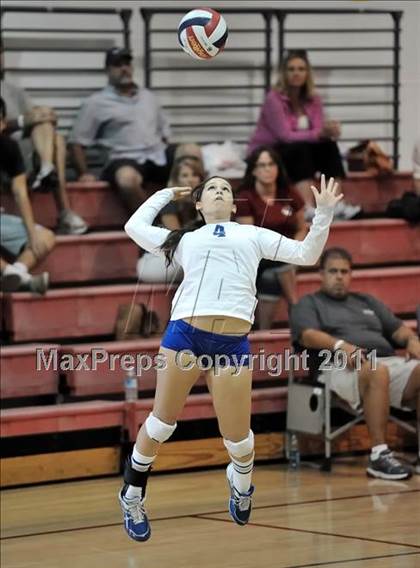 Thumbnail 1 in Alta Loma vs Mayfield (Molten Classic) photogallery.