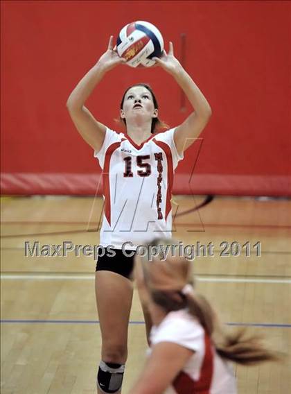 Thumbnail 1 in Alta Loma vs Mayfield (Molten Classic) photogallery.
