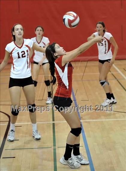 Thumbnail 3 in Alta Loma vs Mayfield (Molten Classic) photogallery.