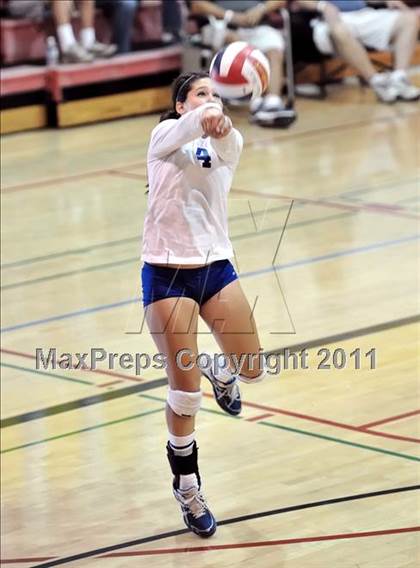 Thumbnail 2 in Alta Loma vs Mayfield (Molten Classic) photogallery.