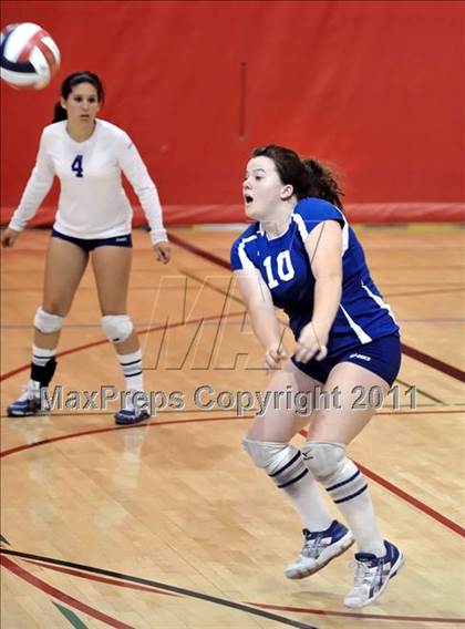 Thumbnail 2 in Alta Loma vs Mayfield (Molten Classic) photogallery.