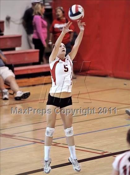 Thumbnail 1 in Alta Loma vs Mayfield (Molten Classic) photogallery.