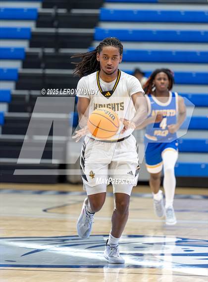 Thumbnail 3 in Augusta Prep vs. Evans photogallery.